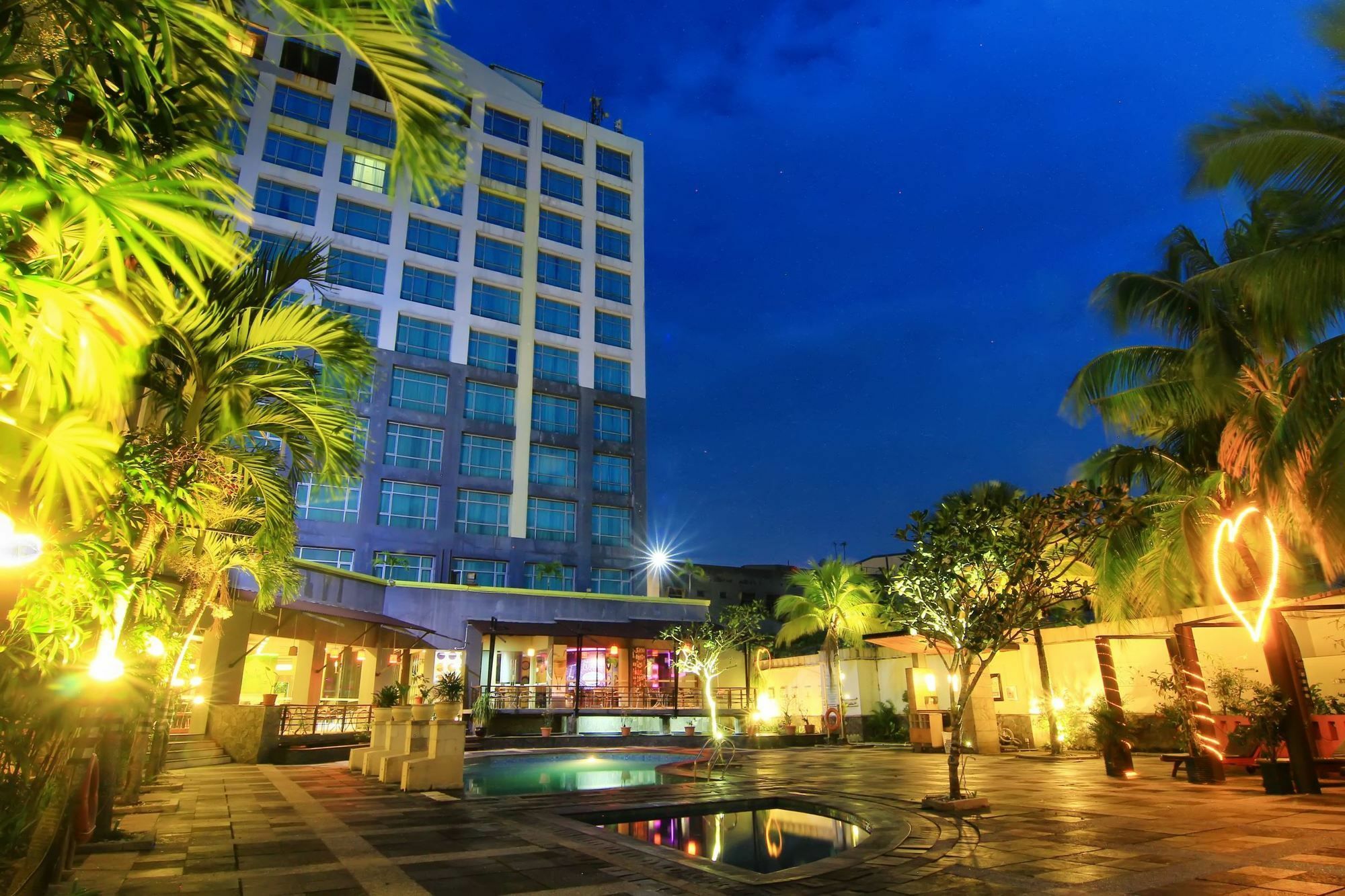 Grand Suka Hotel 3*
